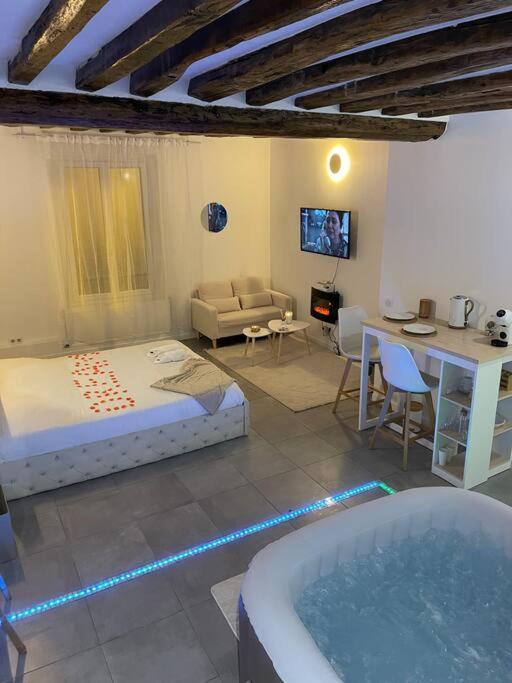 Logement Moderne Avec Jacuzzi 奥贝维利埃 外观 照片