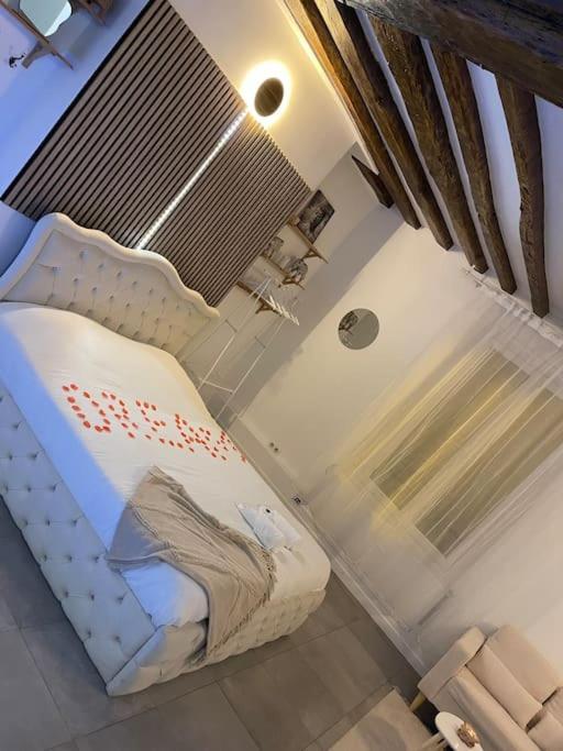 Logement Moderne Avec Jacuzzi 奥贝维利埃 外观 照片