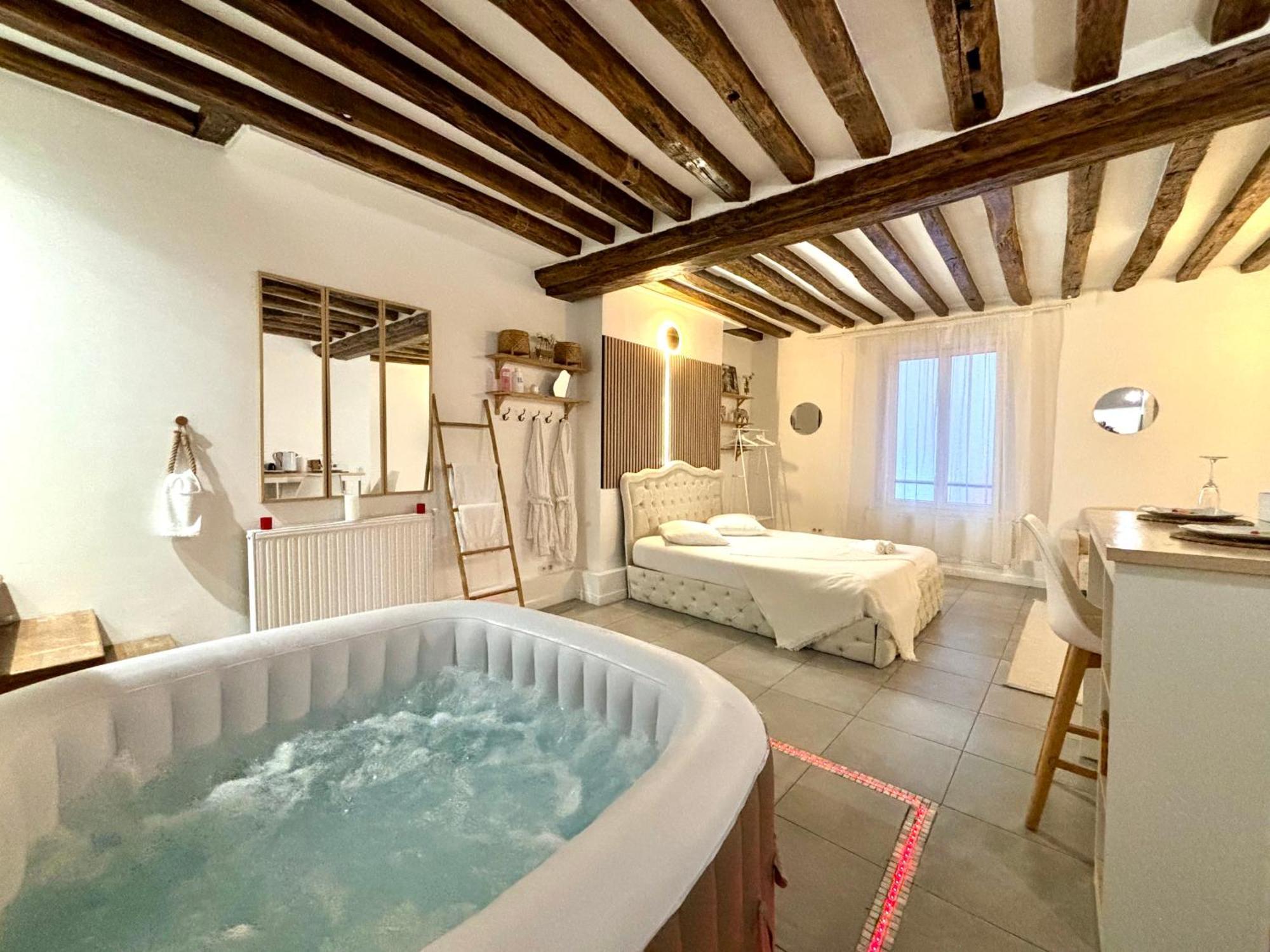 Logement Moderne Avec Jacuzzi 奥贝维利埃 外观 照片