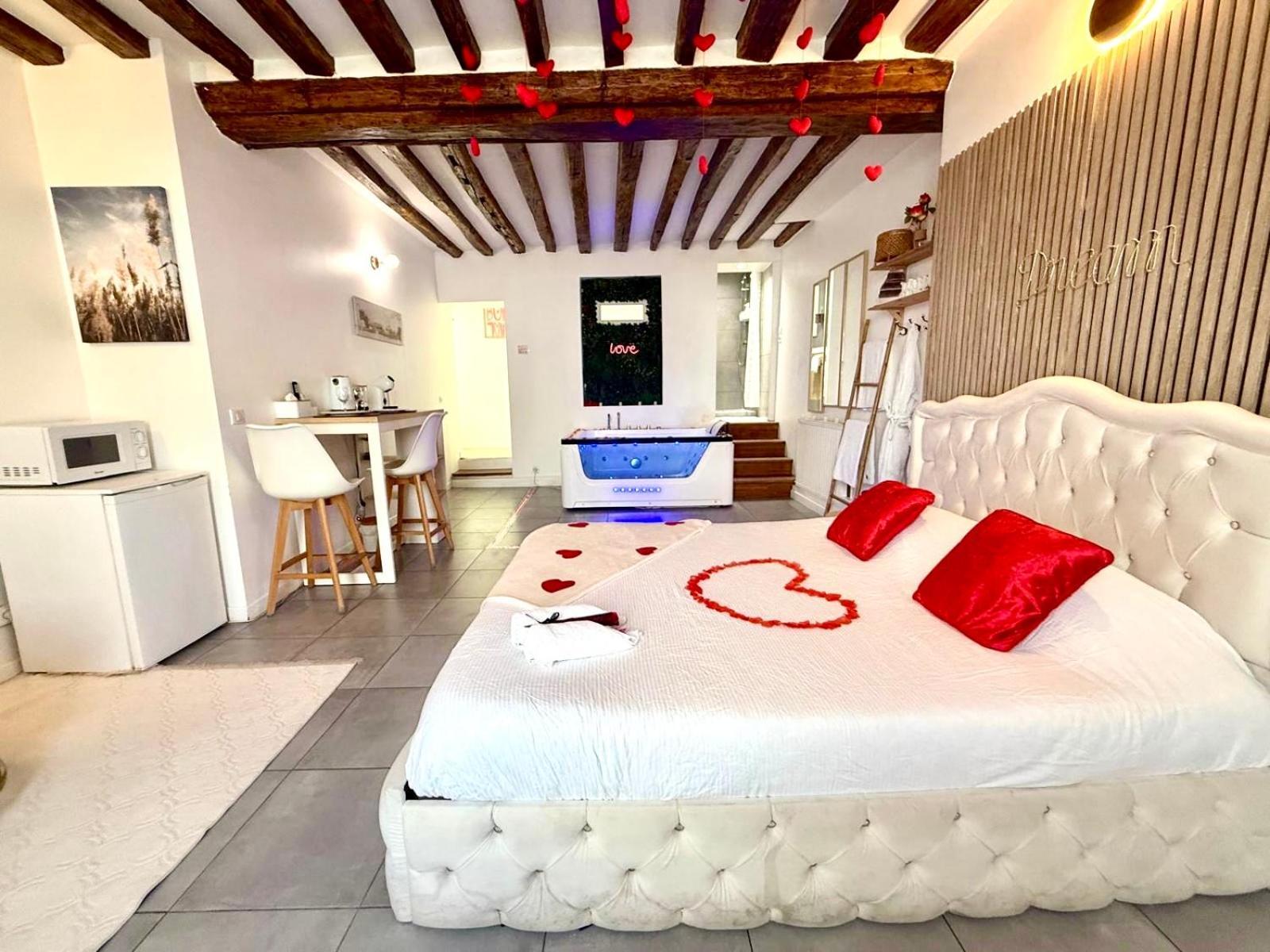 Logement Moderne Avec Jacuzzi 奥贝维利埃 外观 照片